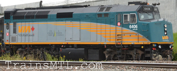 Locomotive VIA6406 right side / coté droit